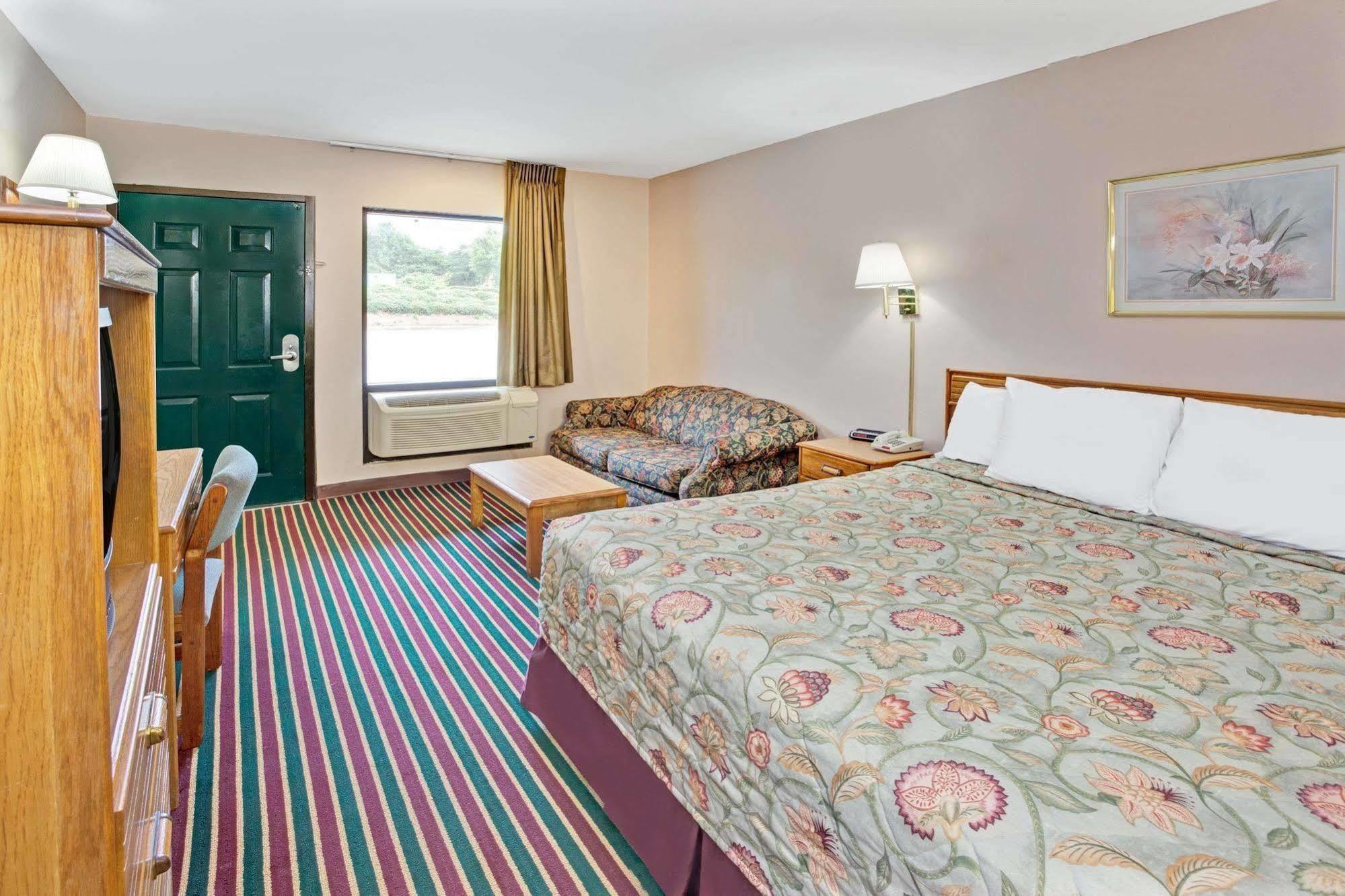 Hotel Super 8 By Wyndham Marietta/West/Atl Area Exterior foto